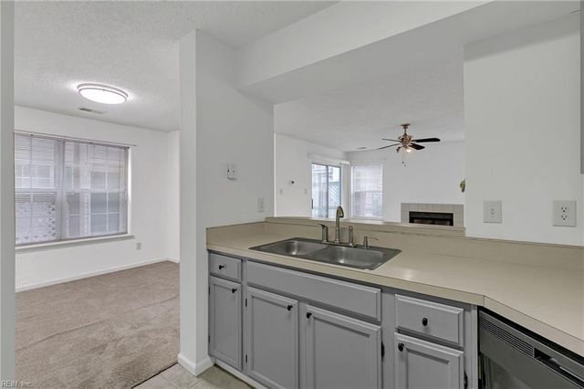 12846 Daybreak CIR, Newport News, VA 23602