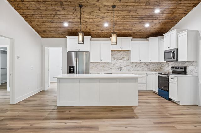 2143 Blue Springs Rd, Ashland City, TN 37015