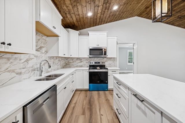 2143 Blue Springs Rd, Ashland City, TN 37015