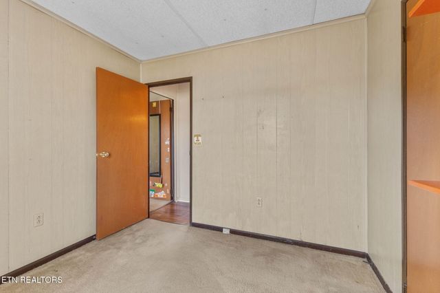 2229 Quail Hollow Rd, Knoxville, TN 37923