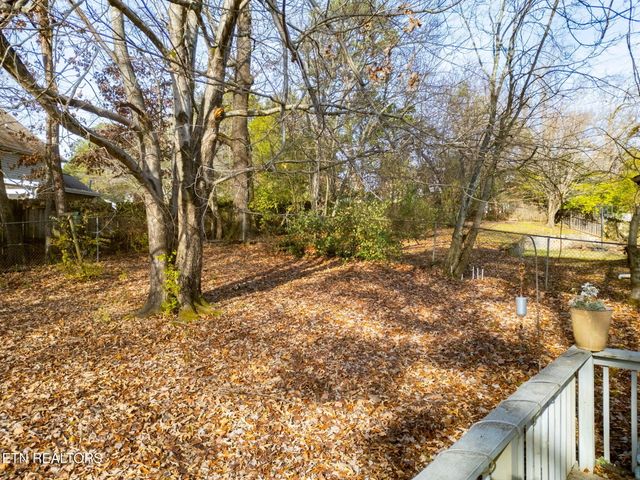 2229 Quail Hollow Rd, Knoxville, TN 37923