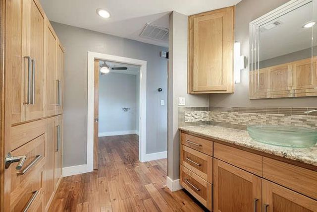 901 W Mary ST B, Austin, TX 78704