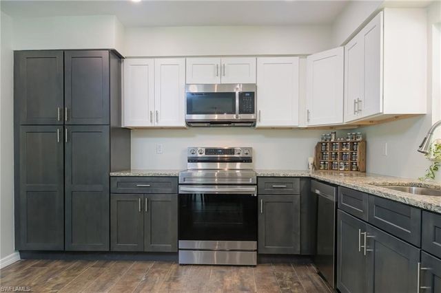 1221 22nd AVE NE, Naples, FL 34120