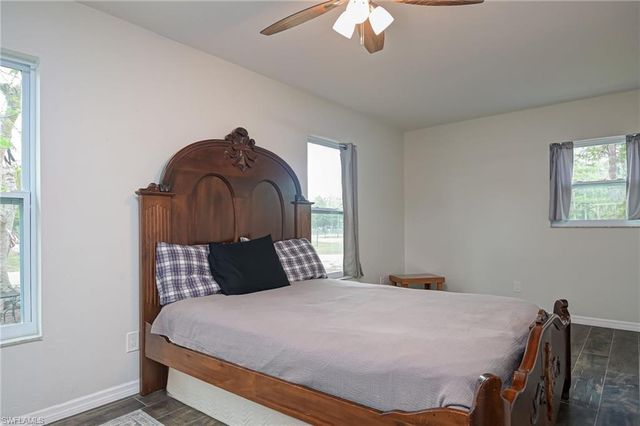 1221 22nd AVE NE, Naples, FL 34120