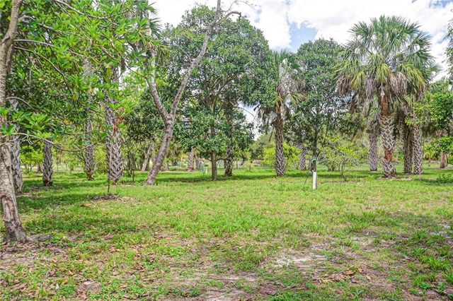 1221 22nd AVE NE, Naples, FL 34120