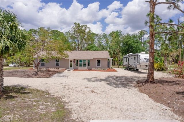 1221 22nd AVE NE, Naples, FL 34120