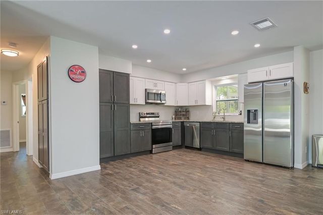 1221 22nd AVE NE, Naples, FL 34120