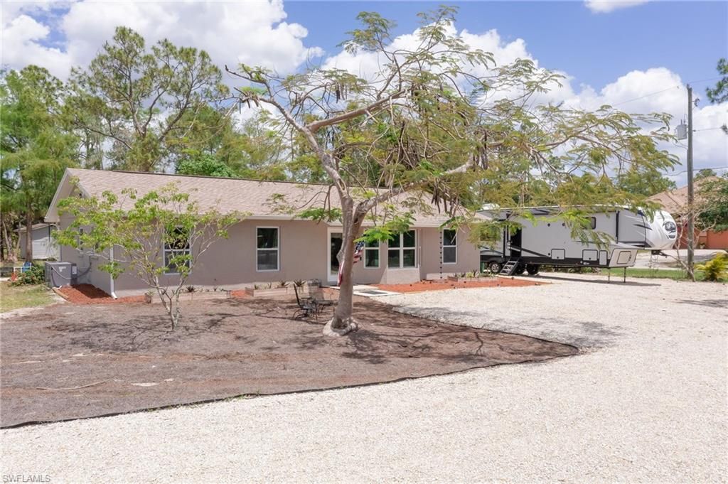 1221 22nd AVE NE, Naples, FL 34120