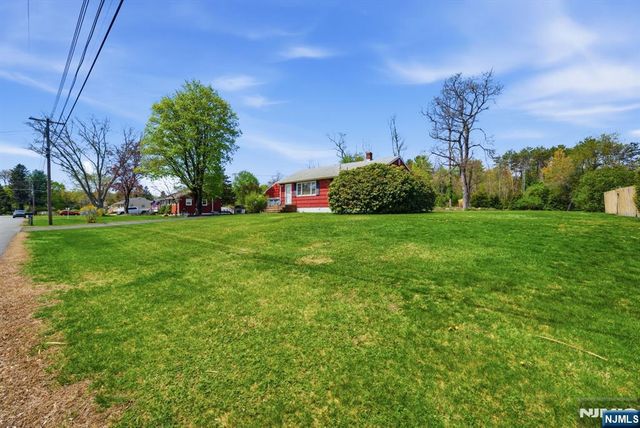 49 Heather Hills Drive, Jefferson Township, NJ 07438