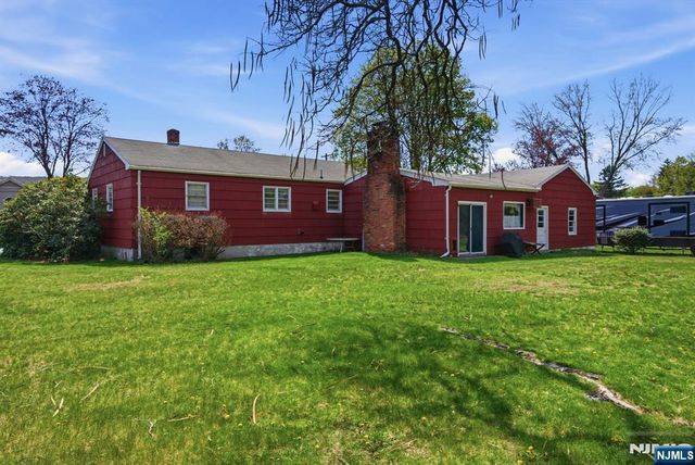 49 Heather Hills Drive, Jefferson Township, NJ 07438