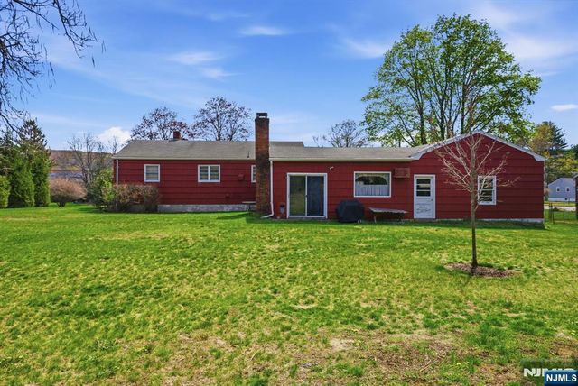 49 Heather Hills Drive, Jefferson Township, NJ 07438