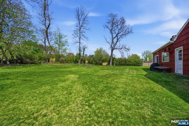 49 Heather Hills Drive, Jefferson Township, NJ 07438