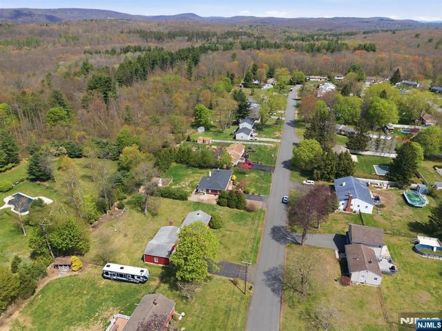 49 Heather Hills Drive, Jefferson Township, NJ 07438