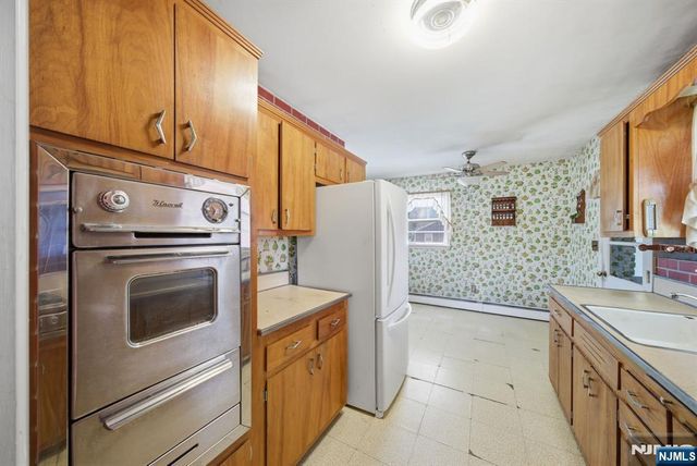 49 Heather Hills Drive, Jefferson Township, NJ 07438