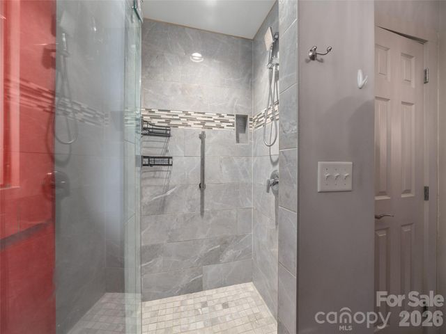 185 Duckworth Avenue, Brevard, NC 28712