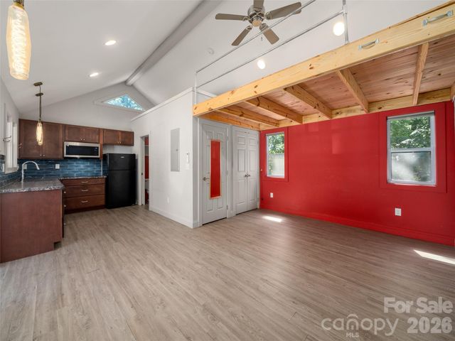 185 Duckworth Avenue, Brevard, NC 28712