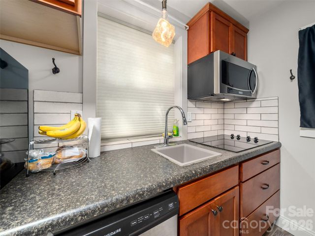 185 Duckworth Avenue, Brevard, NC 28712