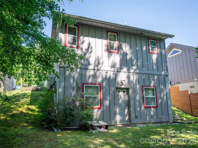 185 Duckworth Avenue, Brevard, NC 28712