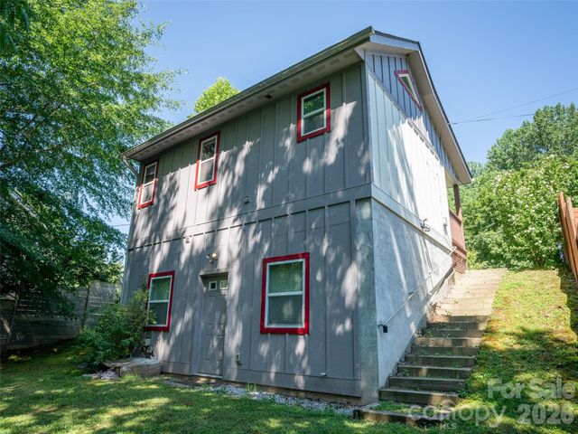 185 Duckworth Avenue, Brevard, NC 28712