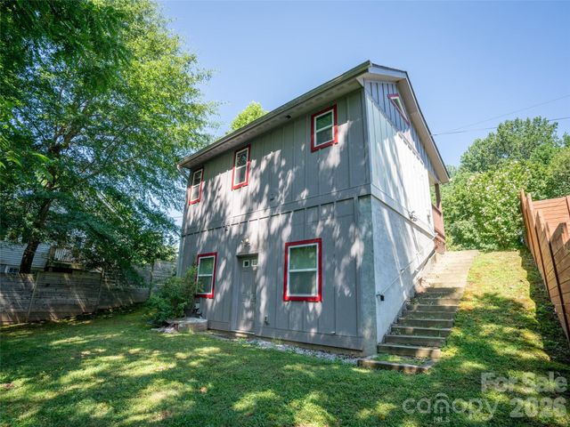 185 Duckworth Avenue, Brevard, NC 28712