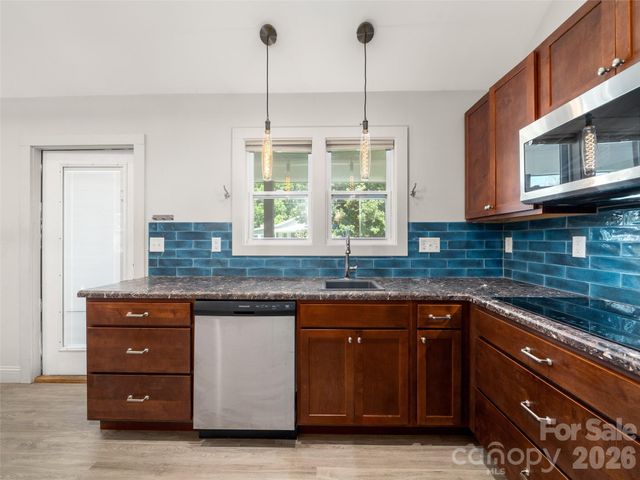 185 Duckworth Avenue, Brevard, NC 28712