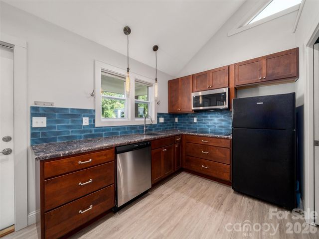 185 Duckworth Avenue, Brevard, NC 28712