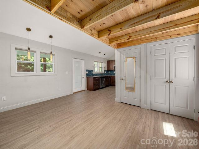 185 Duckworth Avenue, Brevard, NC 28712
