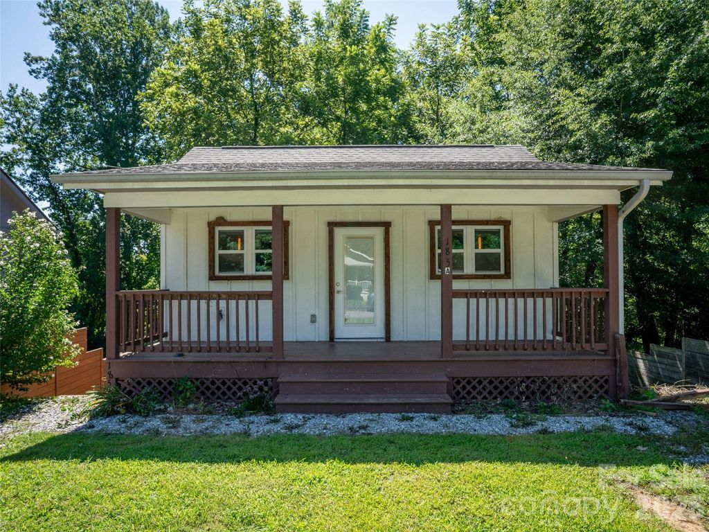 185 Duckworth Avenue, Brevard, NC 28712