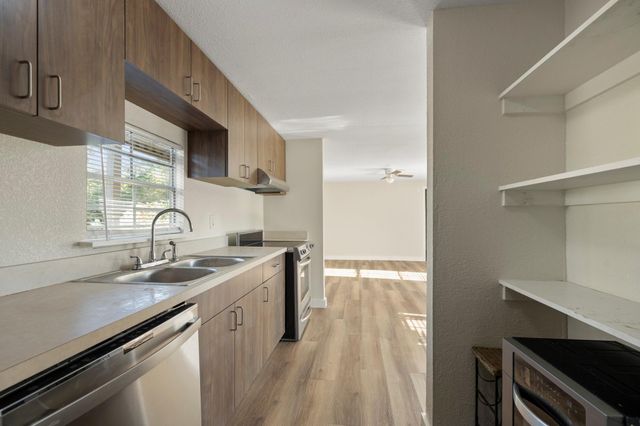 37111 Middle Trail, Magnolia, TX 77354