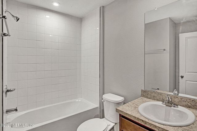 5958 CREEKSIDE CROSSING Drive, Jacksonville, FL 32210