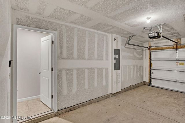 5958 CREEKSIDE CROSSING Drive, Jacksonville, FL 32210