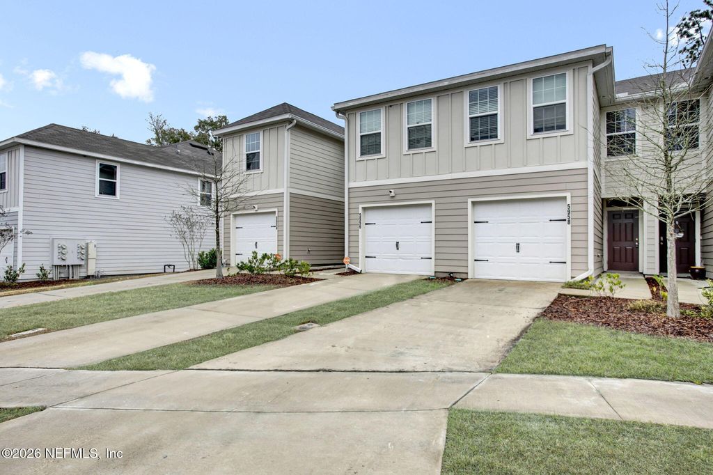 5958 CREEKSIDE CROSSING Drive, Jacksonville, FL 32210