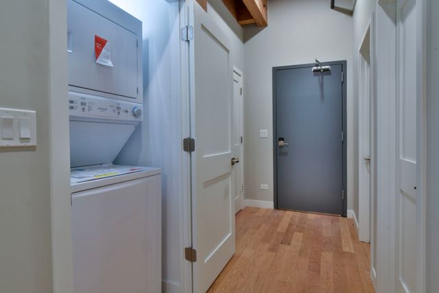 11 E Illinois Street 203, Chicago, IL 60611