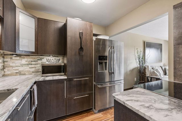 3155 Old Highway 8 306, Roseville, MN 55418
