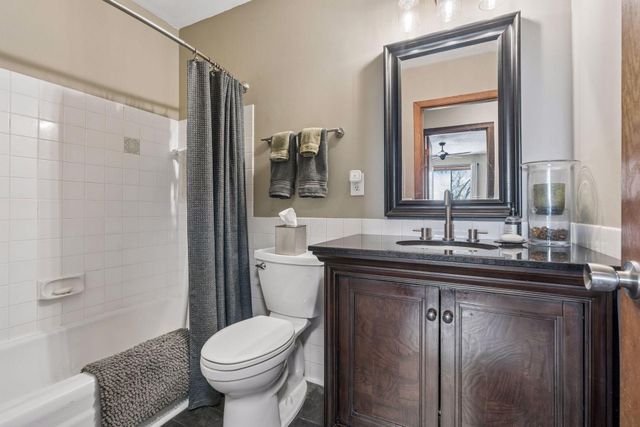 3155 Old Highway 8 306, Roseville, MN 55418