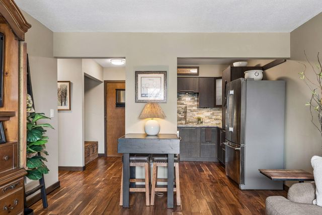 3155 Old Highway 8 306, Roseville, MN 55418
