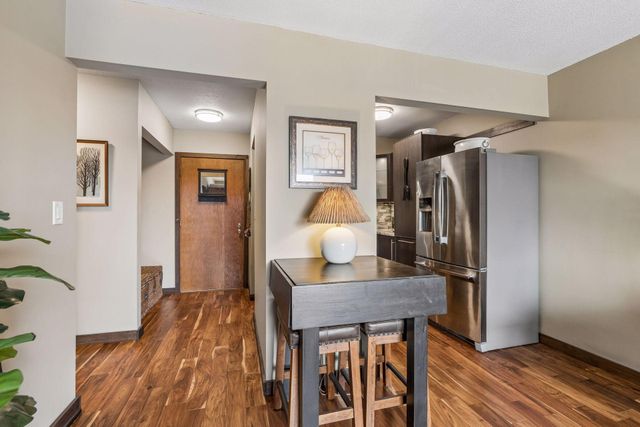 3155 Old Highway 8 306, Roseville, MN 55418