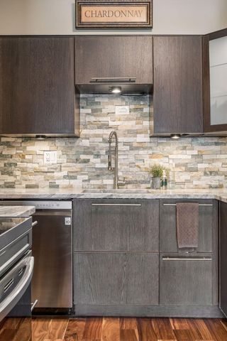 3155 Old Highway 8 306, Roseville, MN 55418