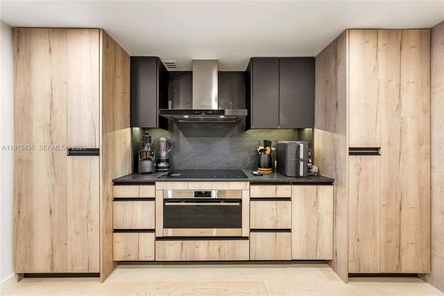 10205 Collins Ave 605, Bal Harbour, FL 33154