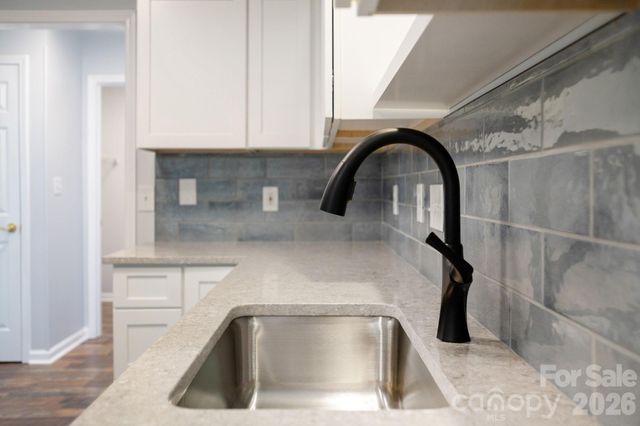 134 Stonehollow Road, Fletcher, NC 28732