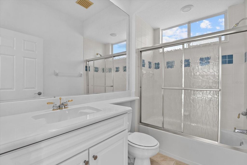 Image 17 of property listing at 6210 CORMORANT COURT, Bradenton, FL 34203