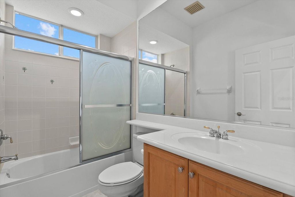 Image 18 of property listing at 6210 CORMORANT COURT, Bradenton, FL 34203