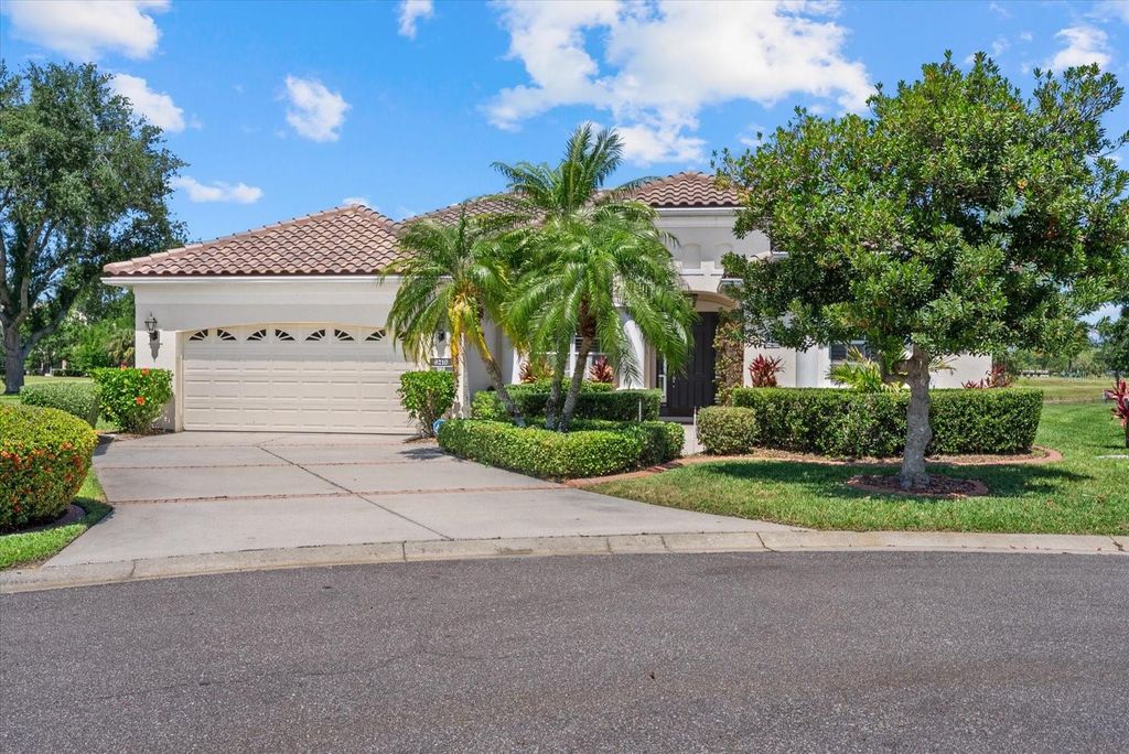 Image 4 of property listing at 6210 CORMORANT COURT, Bradenton, FL 34203