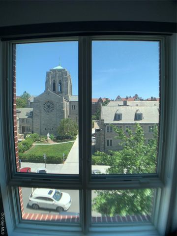 109-19 72nd Road 4C, Forest Hills, NY 11375