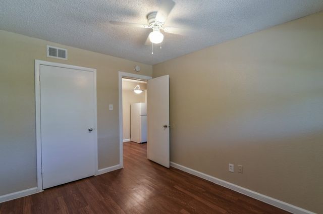 8128 Barclay Street 105A, Dallas, TX 75227