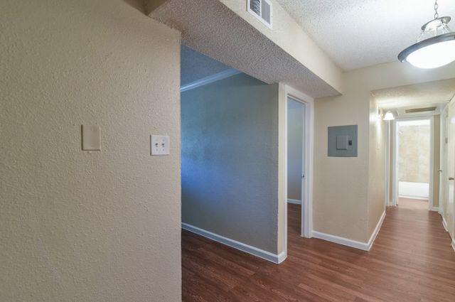 8128 Barclay Street 105A, Dallas, TX 75227