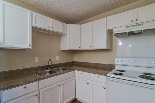 8128 Barclay Street 105A, Dallas, TX 75227