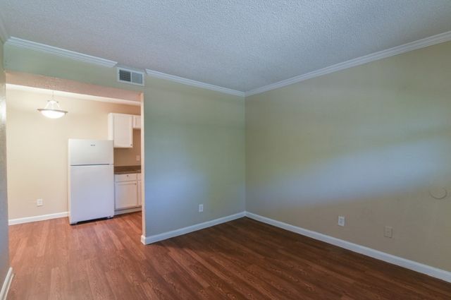 8128 Barclay Street 105A, Dallas, TX 75227