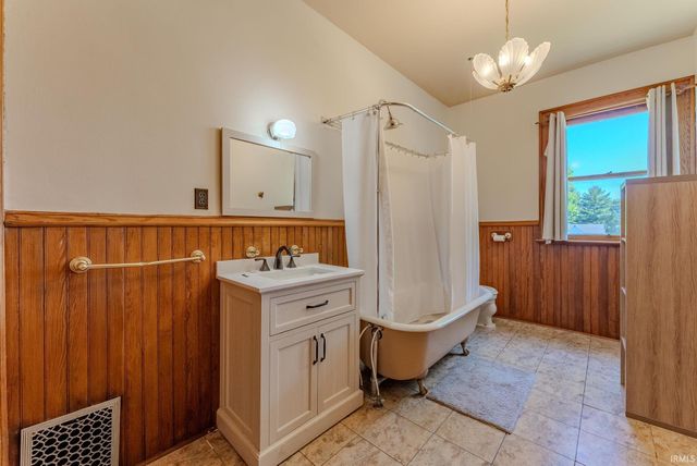 932 N Washington Street, Marion, IN 46952