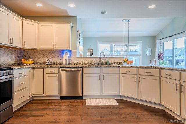124 Avian Way, Lancaster, NY 14086